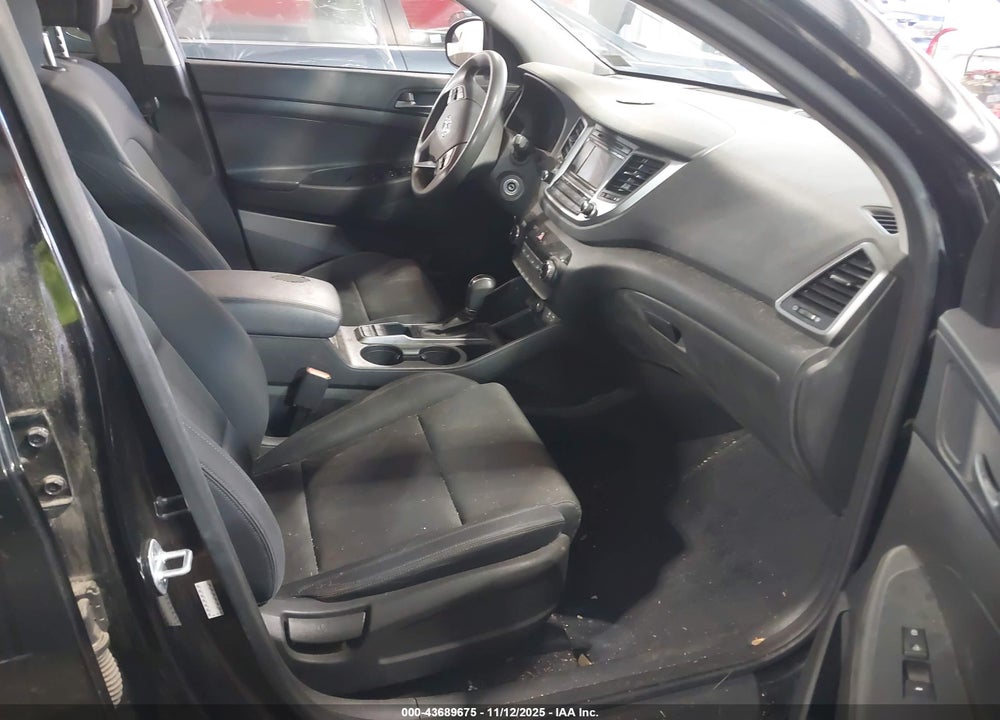 2016 HYUNDAI TUCSON SE VIN: KM8J33A44GU117822