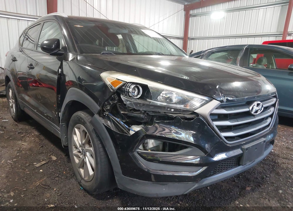 2016 HYUNDAI TUCSON SE VIN: KM8J33A44GU117822