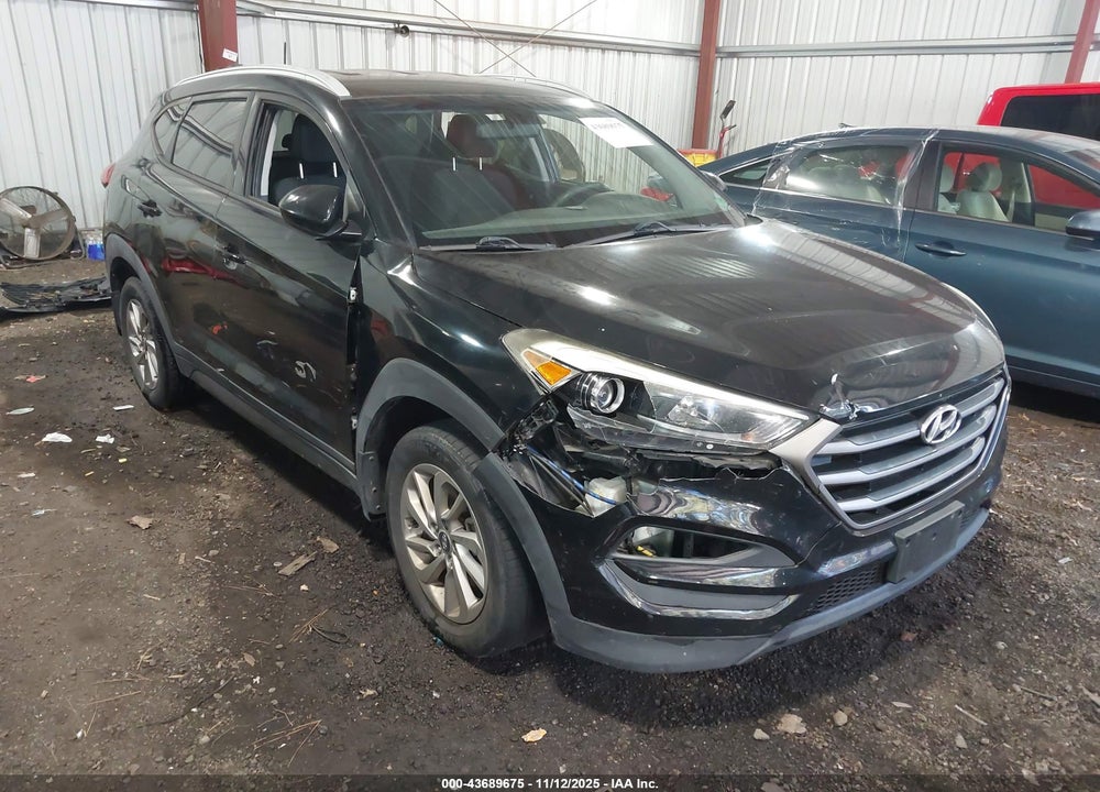 2016 HYUNDAI TUCSON SE VIN: KM8J33A44GU117822