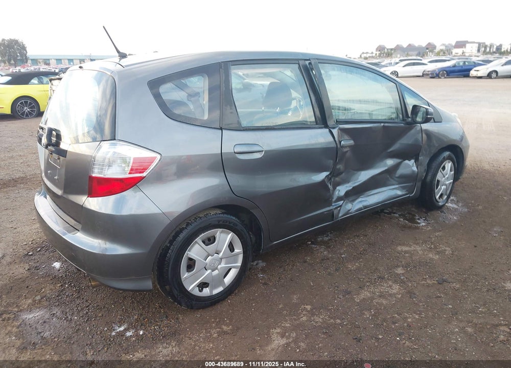 2013 HONDA FIT VIN: JHMGE8H39DC064103