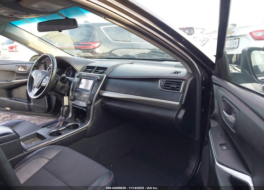 2016 TOYOTA CAMRY SE VIN: 4T1BF1FK1GU244812