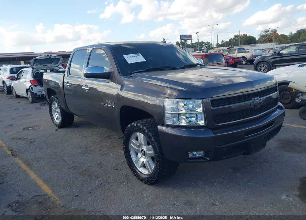 2011 CHEVROLET SILVERADO 1500 LT VIN: 3GCPCSE09BG222044