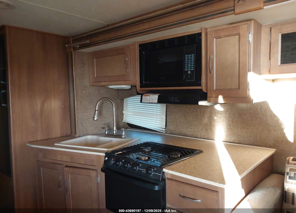 2015 FOREST RIVER COACHMEN VIN: 5ZT2CXVB7FA006558