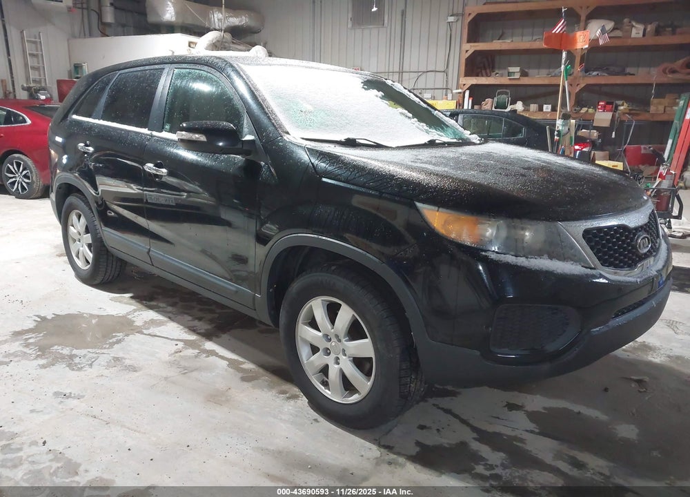 2011 KIA SORENTO LX VIN: 5XYKT3A10BG009190