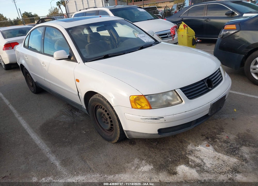 1998 VOLKSWAGEN PASSAT GLS VIN: WVWMA63B9WE119997