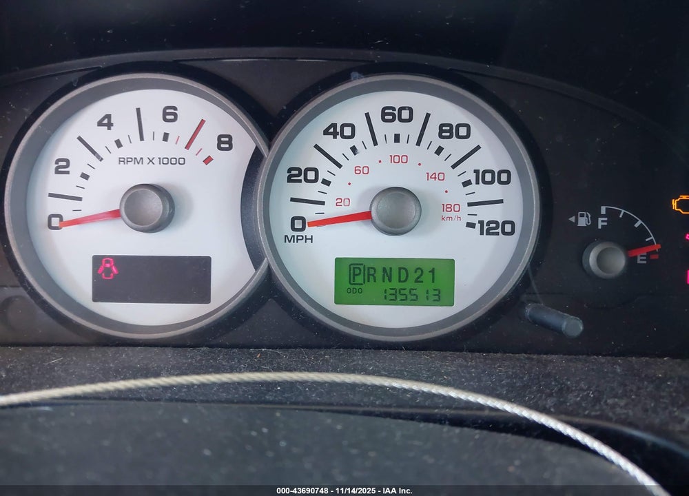 2005 FORD ESCAPE XLS VIN: 1FMYU02Z55KA79000