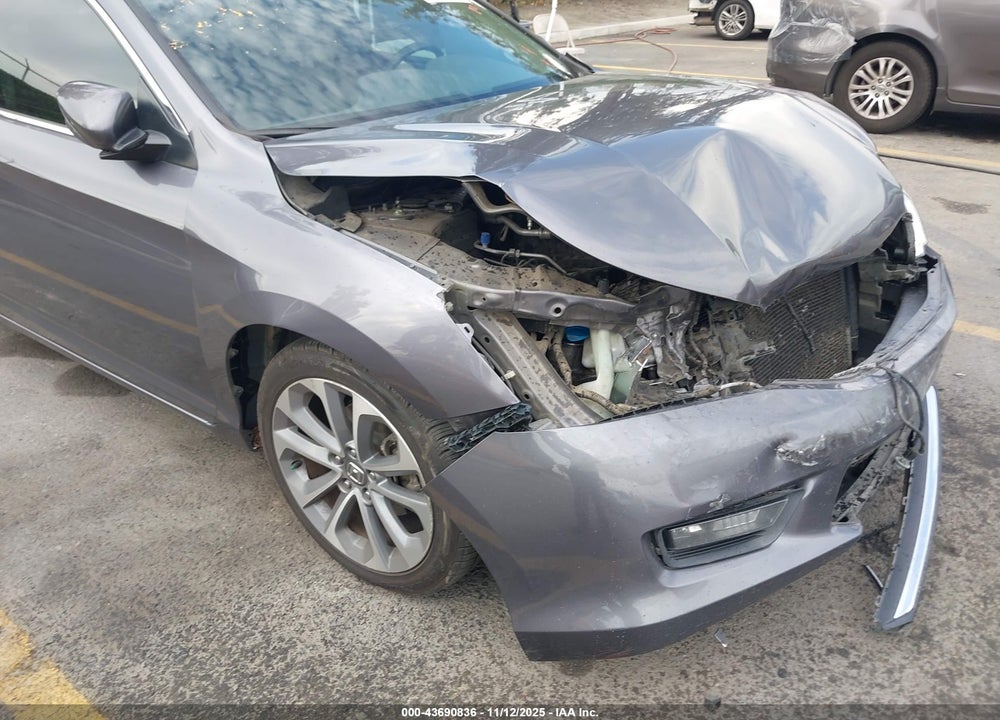 2015 HONDA ACCORD SPORT VIN: 1HGCR2F57FA192412