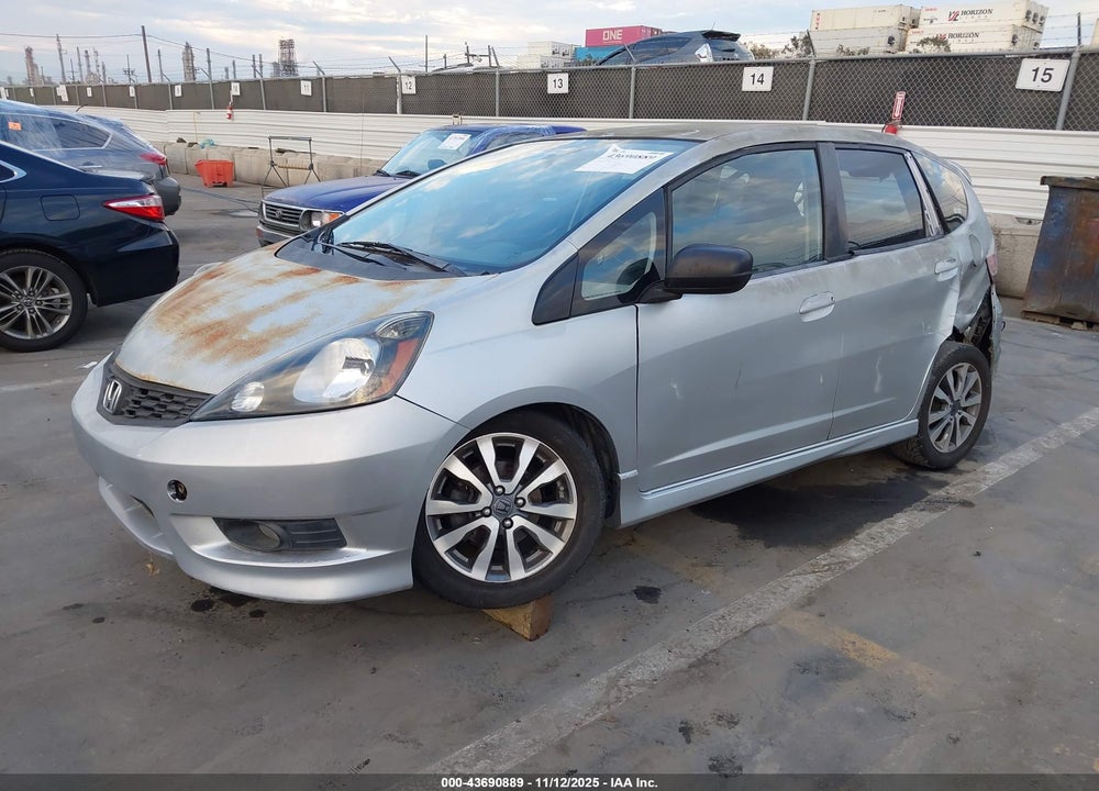 2013 HONDA FIT SPORT VIN: JHMGE8H58DC016254