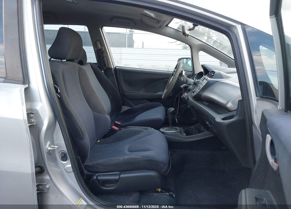2013 HONDA FIT SPORT VIN: JHMGE8H58DC016254