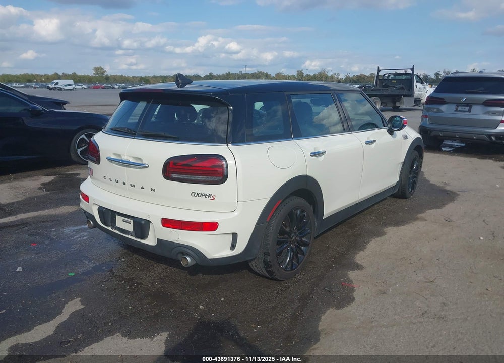2021 MINI CLUBMAN COOPER S VIN: WMWLV7C07M2N54047
