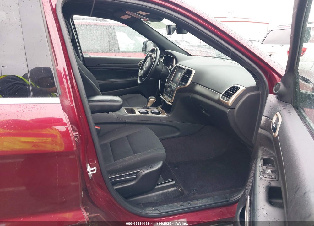 2017 JEEP GRAND CHEROKEE LAREDO 4X2 VIN: 1C4RJEAG0HC609385