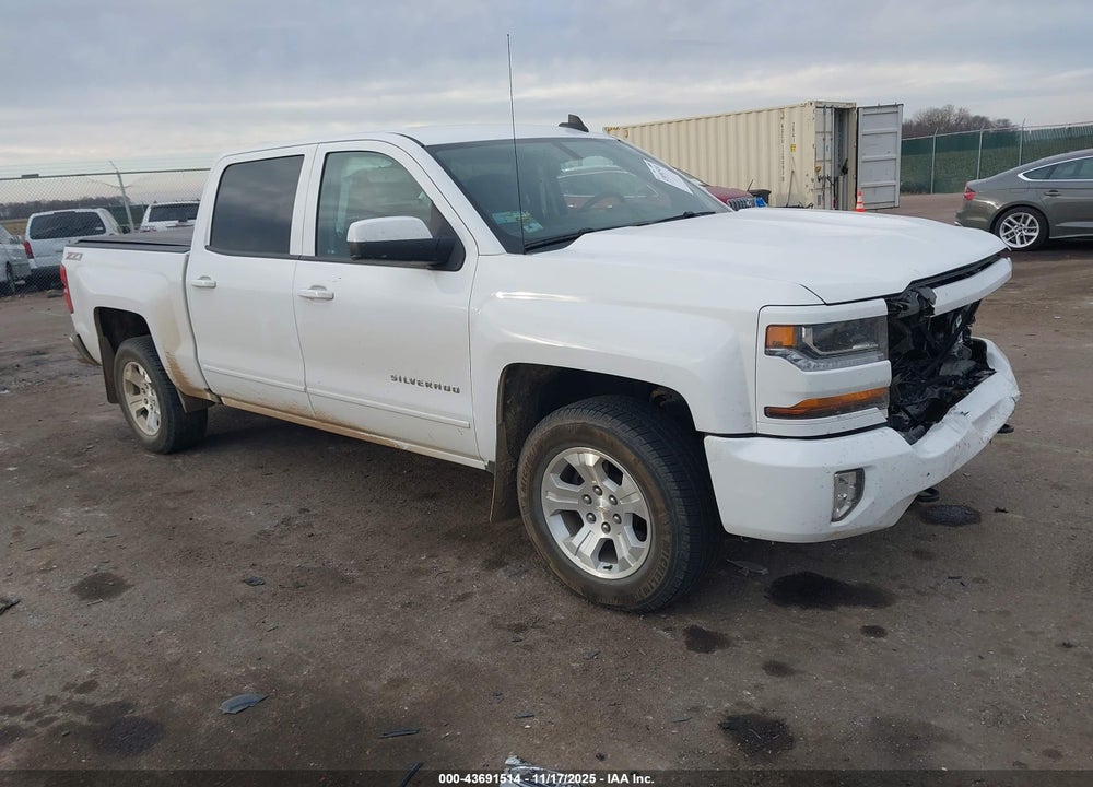 2017 CHEVROLET SILVERADO 1500 2LT VIN: 3GCUKREC9HG224362