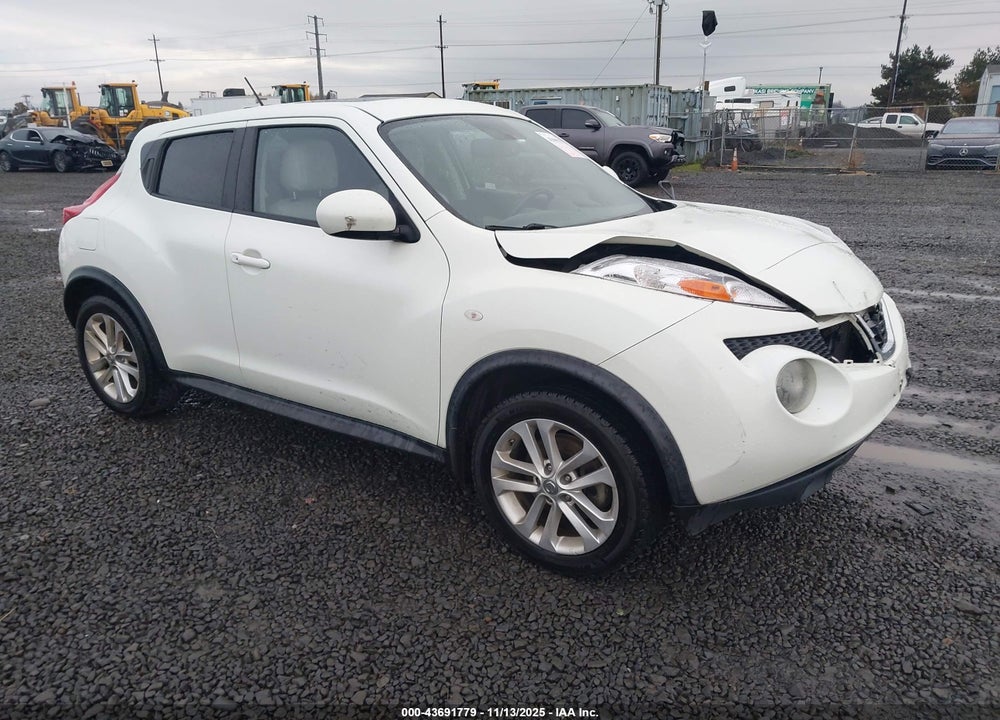 2011 NISSAN JUKE SV VIN: JN8AF5MV7BT010083