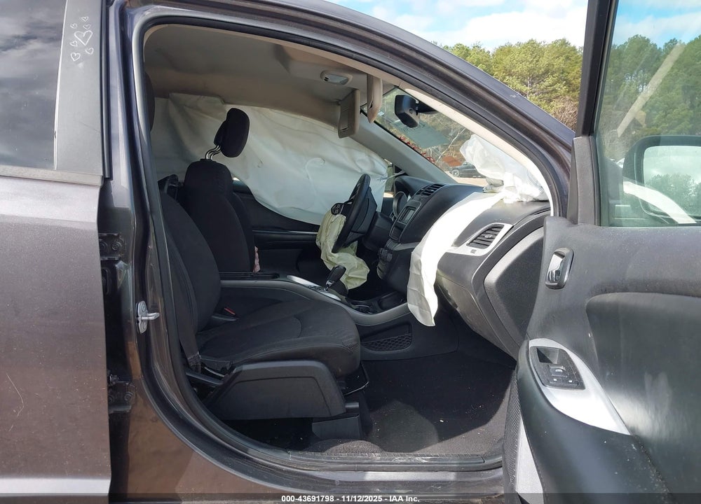 2018 DODGE JOURNEY SE VIN: 3C4PDCAB2JT513310