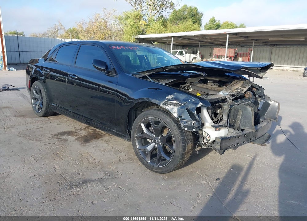 2020 CHRYSLER 300 TOURING VIN: 2C3CCAAG5LH230126