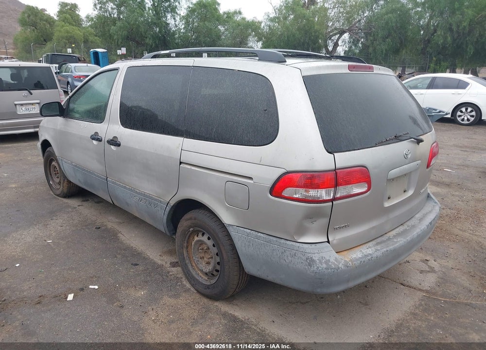 2002 TOYOTA SIENNA CE VIN: 4T3ZF19C92U484418