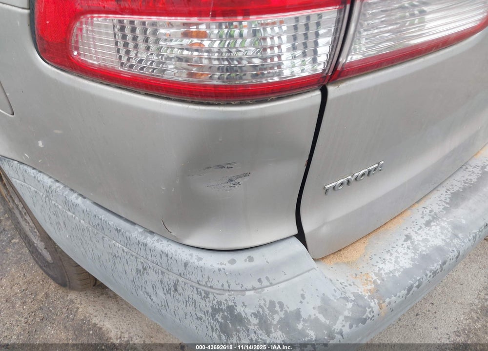 2002 TOYOTA SIENNA CE VIN: 4T3ZF19C92U484418