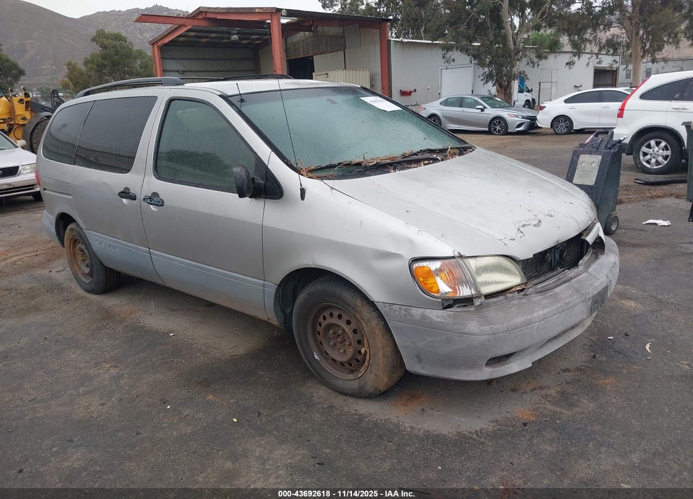 2002 TOYOTA SIENNA CE VIN: 4T3ZF19C92U484418