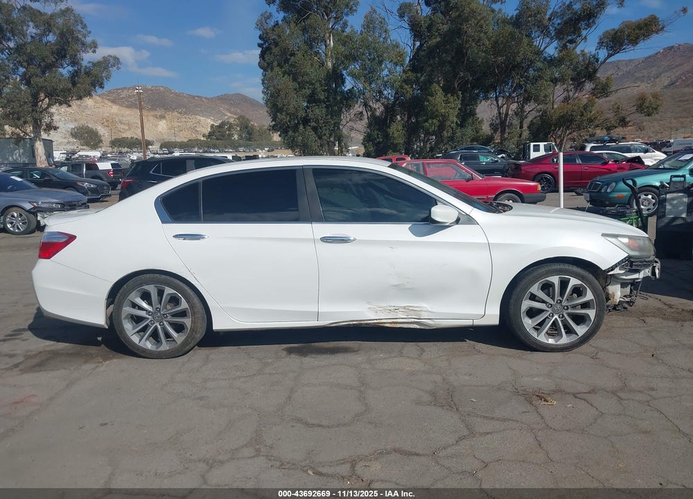 2015 HONDA ACCORD VIN: 1HGCR2F58FA149052