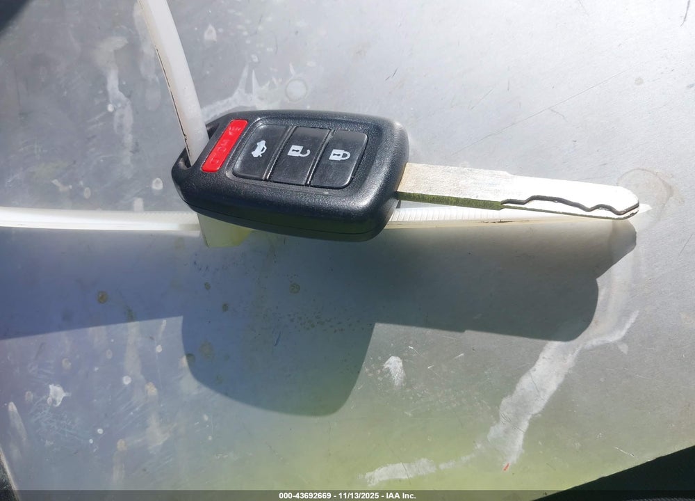 2015 HONDA ACCORD VIN: 1HGCR2F58FA149052