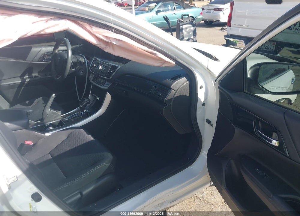 2015 HONDA ACCORD VIN: 1HGCR2F58FA149052