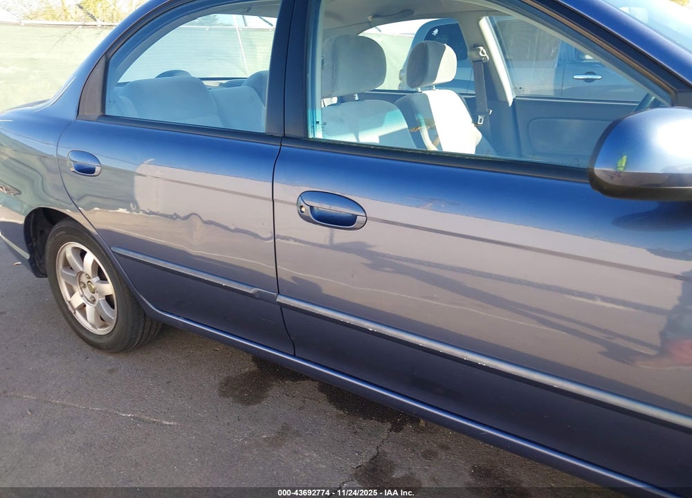 2002 KIA SPECTRA LS VIN: KNAFB121225190970