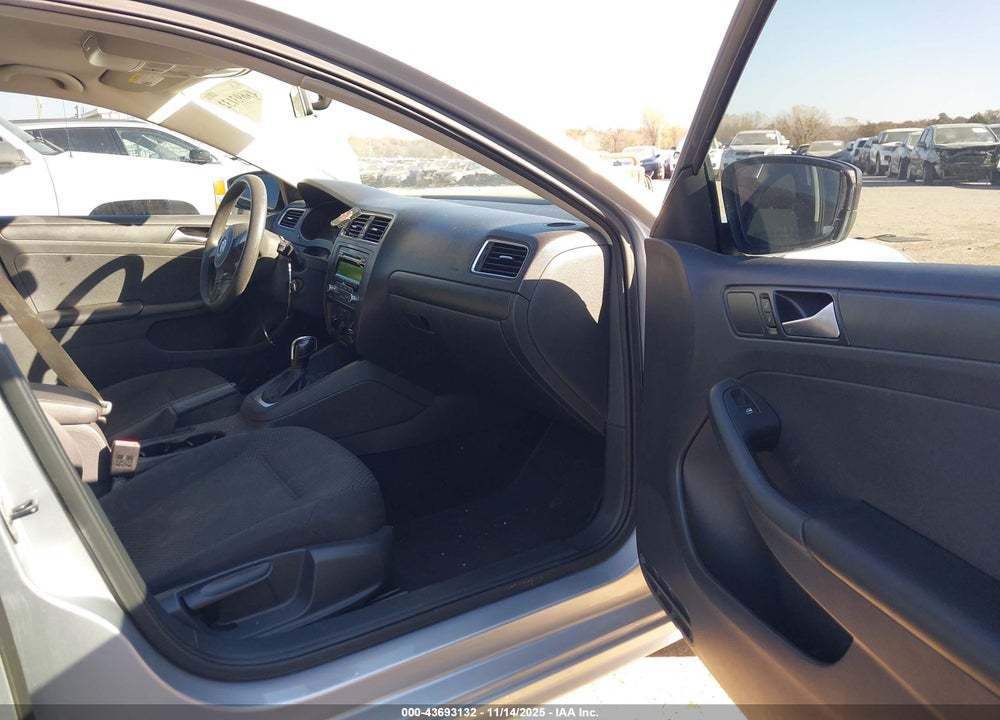 2014 VOLKSWAGEN JETTA 2.0L S VIN: 3VW2K7AJ0EM311657
