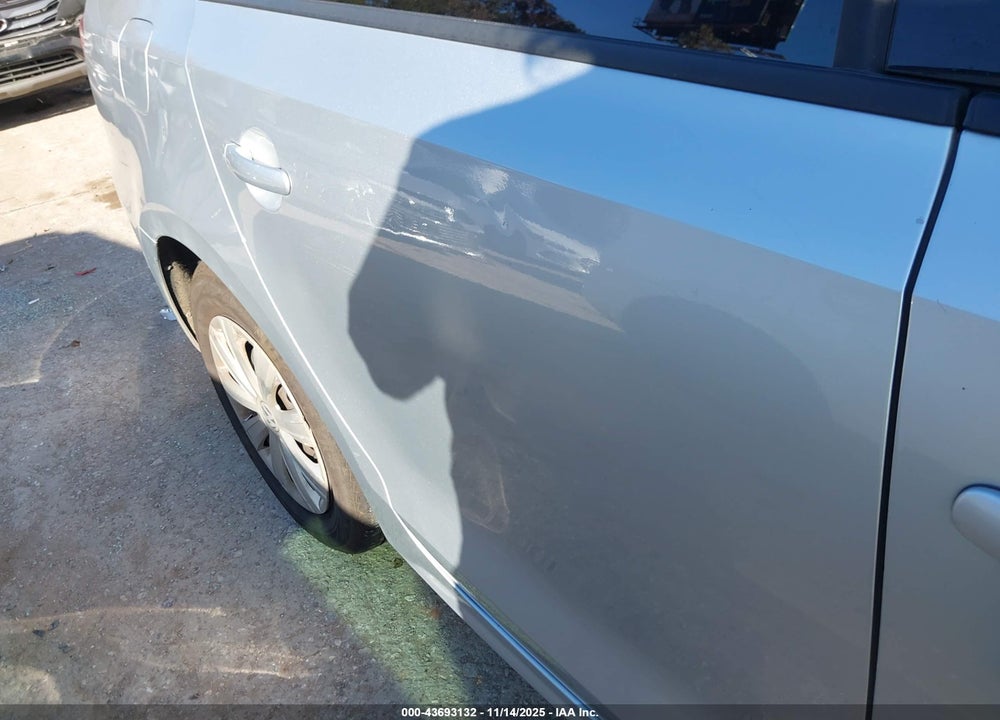 2014 VOLKSWAGEN JETTA 2.0L S VIN: 3VW2K7AJ0EM311657