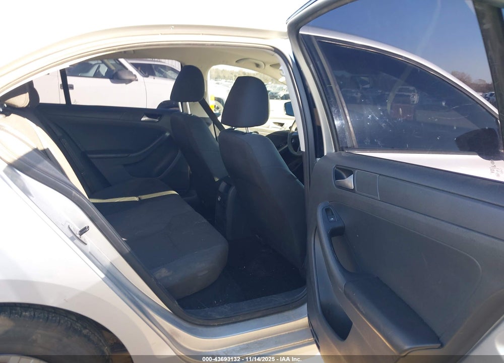 2014 VOLKSWAGEN JETTA 2.0L S VIN: 3VW2K7AJ0EM311657