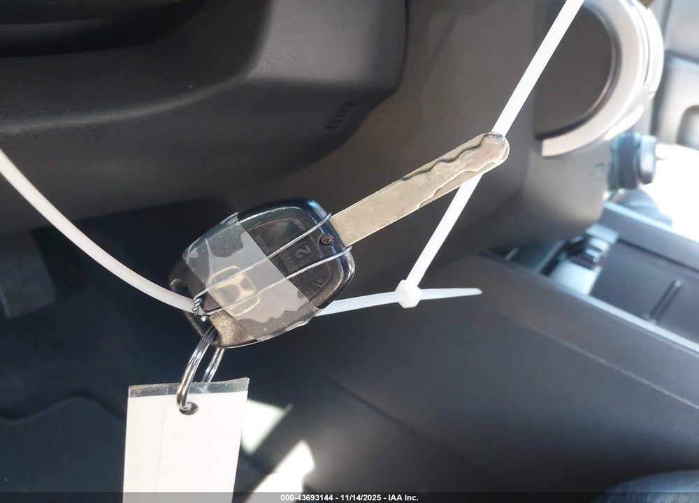 2010 HONDA PILOT TOURING VIN: 5FNYF4H89AB030653