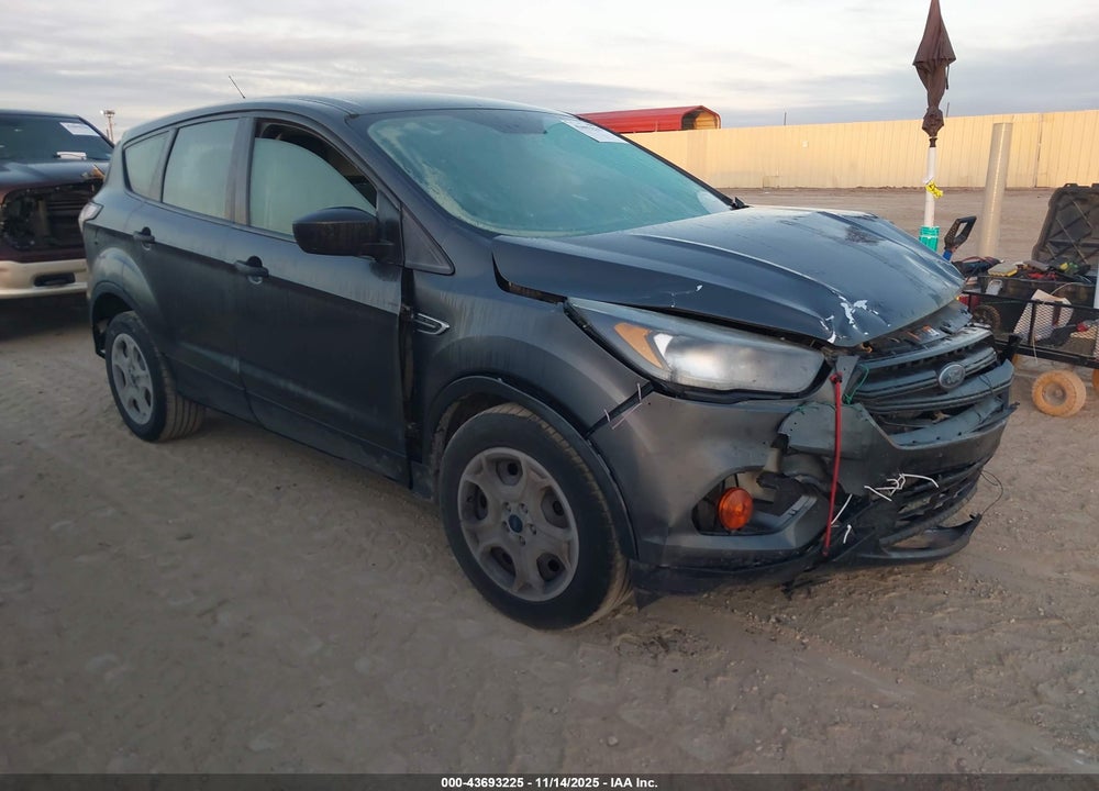 2018 FORD ESCAPE S VIN: 1FMCU0F71JUC59088