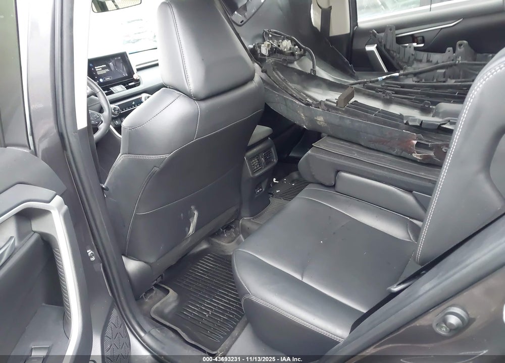 2024 TOYOTA RAV4 XLE PREMIUM VIN: 2T3A1RFV7RC394552