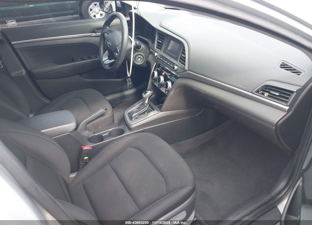 2019 HYUNDAI ELANTRA VIN: KMHD74LF5KU861119