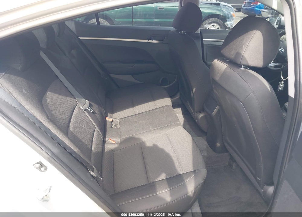2019 HYUNDAI ELANTRA VIN: KMHD74LF5KU861119