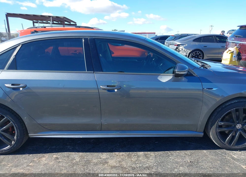2018 VOLKSWAGEN PASSAT 2.0T R-LINE/2.0T S VIN: 1VWAA7A3XJC019963