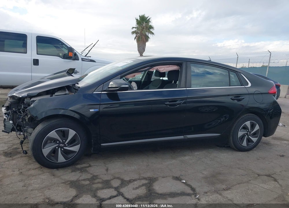 2019 HYUNDAI IONIQ HYBRID SEL VIN: KMHC75LC4KU132844