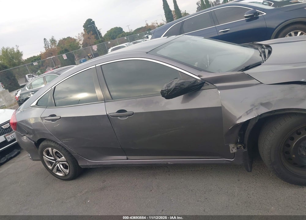 2017 HONDA CIVIC LX VIN: 2HGFC2F57HH518017