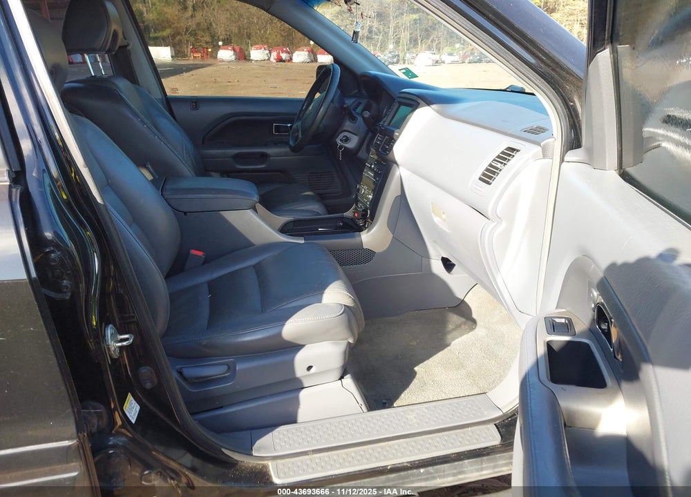 2007 HONDA PILOT EX-L VIN: 5FNYF28707B044753