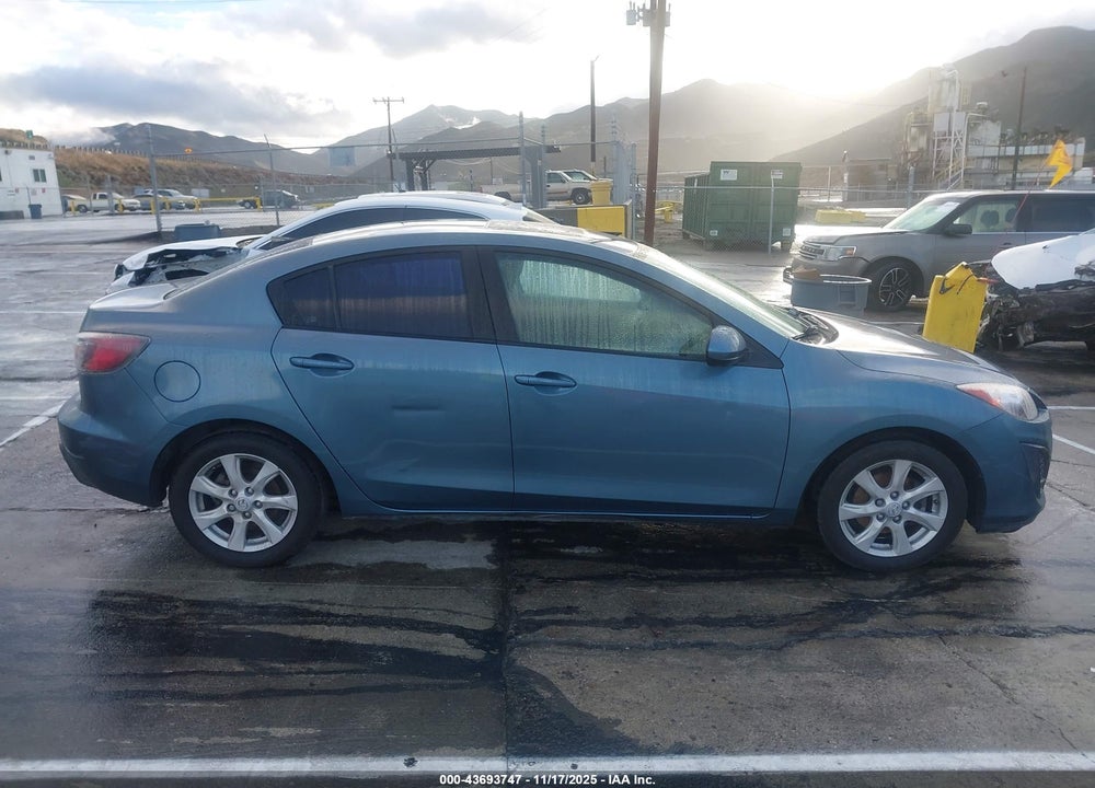2011 MAZDA 3 I TOURING VIN: JM1BL1VG3B1479958
