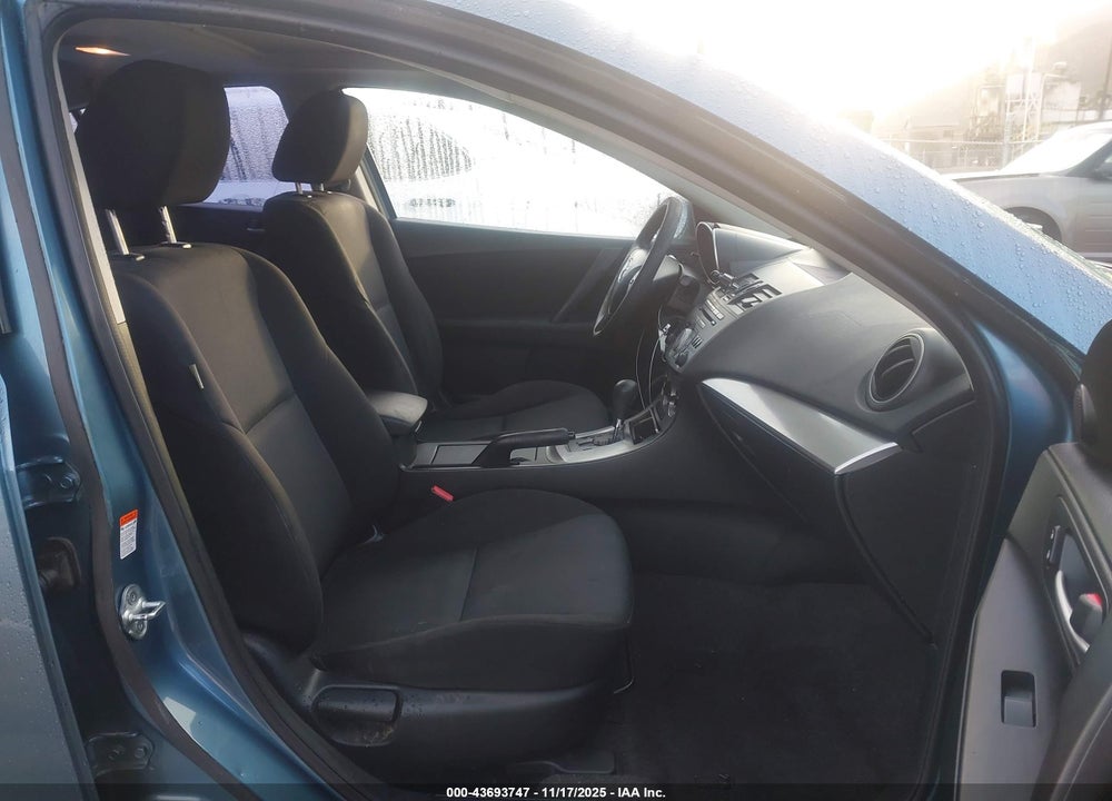 2011 MAZDA 3 I TOURING VIN: JM1BL1VG3B1479958