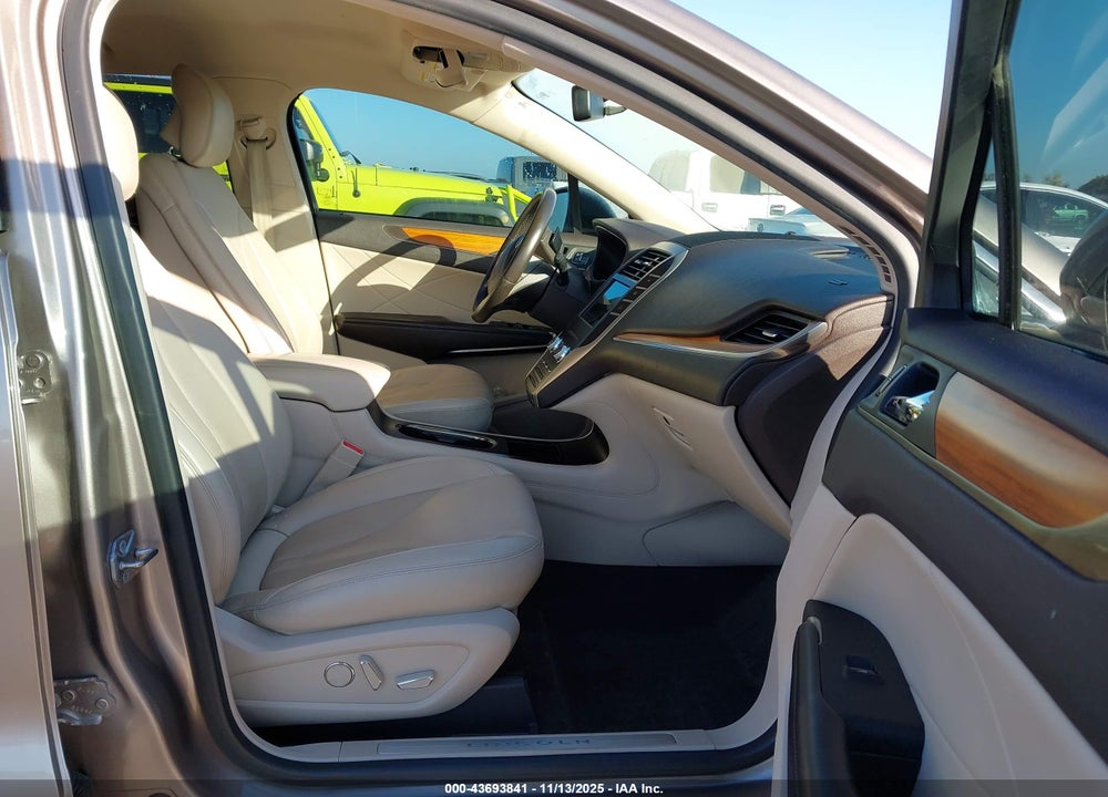 2018 LINCOLN MKC SELECT VIN: 5LMCJ2C97JUL22332