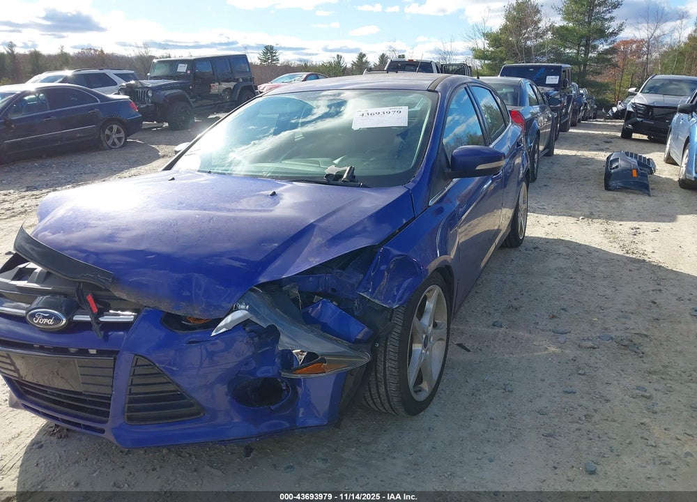 2014 FORD FOCUS TITANIUM VIN: 1FADP3N24EL422566