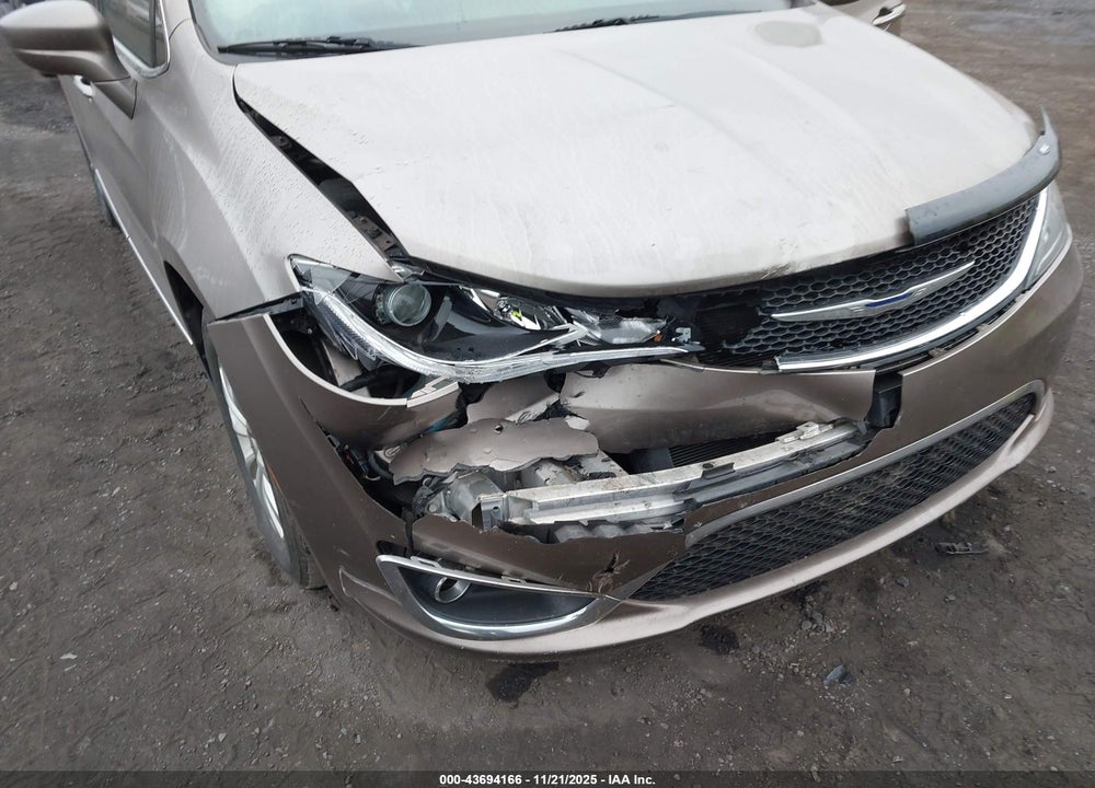 2018 CHRYSLER PACIFICA VIN: 2C4RC1BGXJR274375
