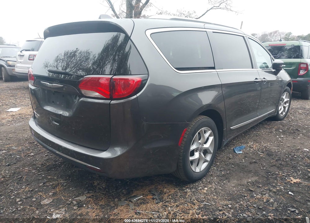 2017 CHRYSLER PACIFICA TOURING L PLUS VIN: 2C4RC1EG4HR533397