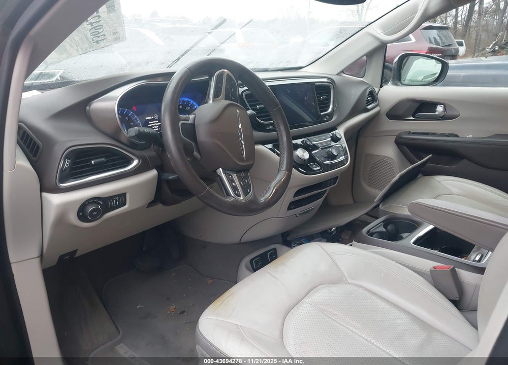 2017 CHRYSLER PACIFICA TOURING L PLUS VIN: 2C4RC1EG4HR533397