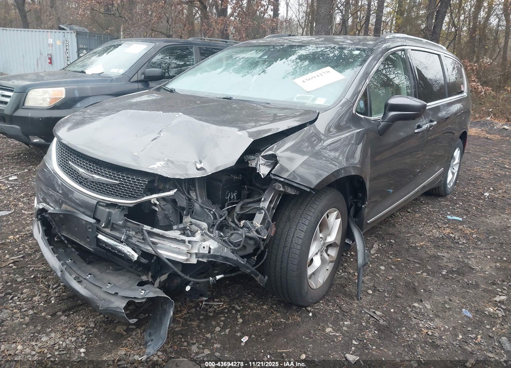2017 CHRYSLER PACIFICA TOURING L PLUS VIN: 2C4RC1EG4HR533397