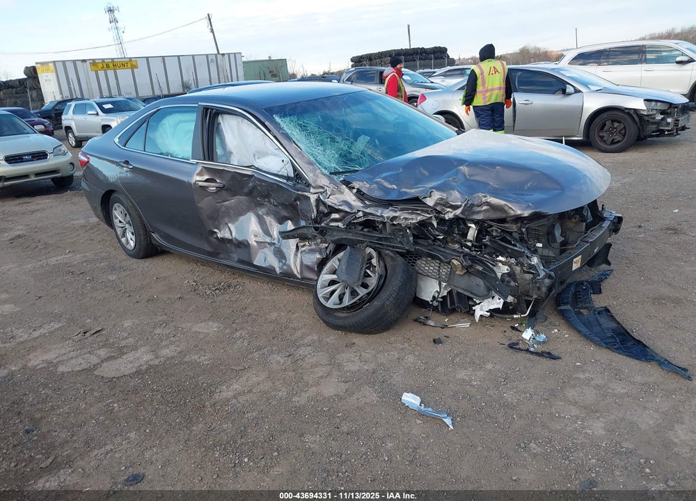 2017 TOYOTA CAMRY LE VIN: 4T1BF1FK6HU284580