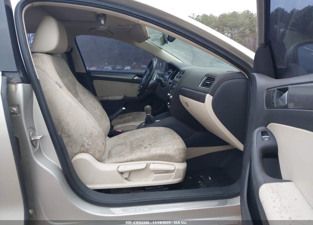 2015 VOLKSWAGEN JETTA VIN: 3VW3A7AJ4FM292670