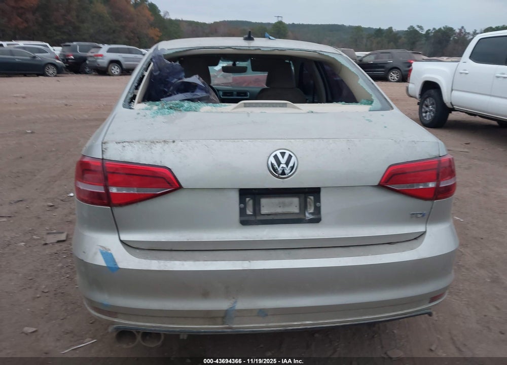 2015 VOLKSWAGEN JETTA VIN: 3VW3A7AJ4FM292670