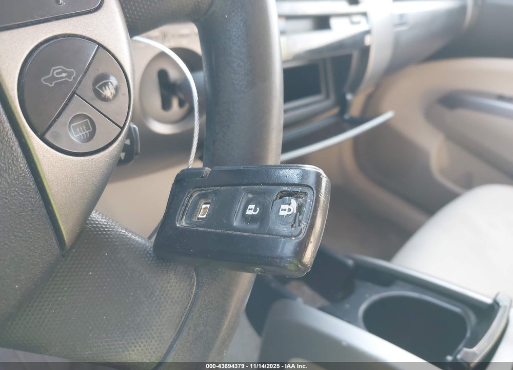 2005 TOYOTA PRIUS VIN: JTDKB20U750131662
